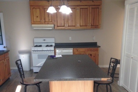 large eat in kitchen - 34 Philo Curtis Rd