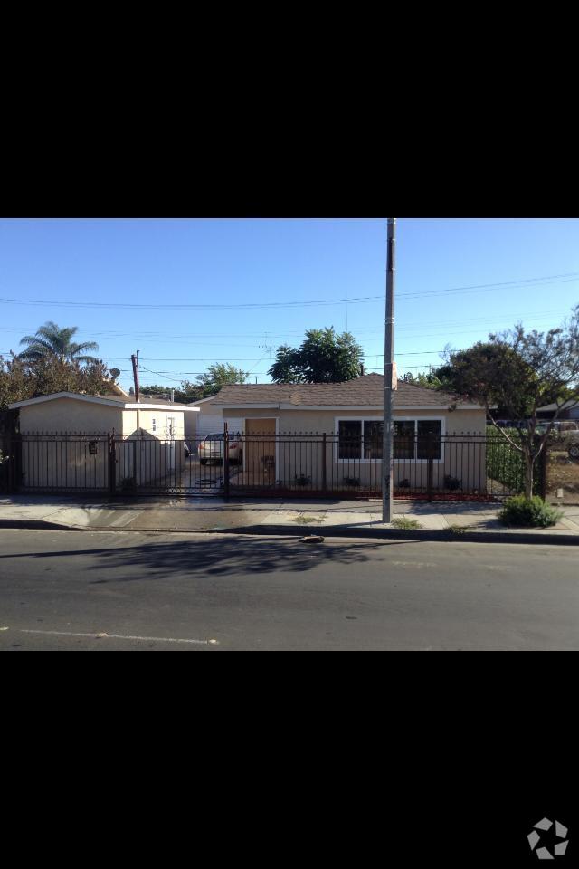 Building Photo - 436 W Rosecrans Ave