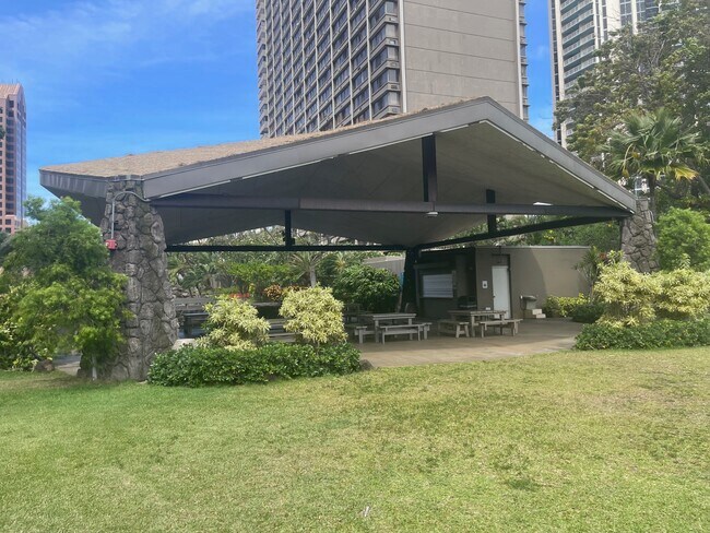 Building Photo - 55 S Kukui St