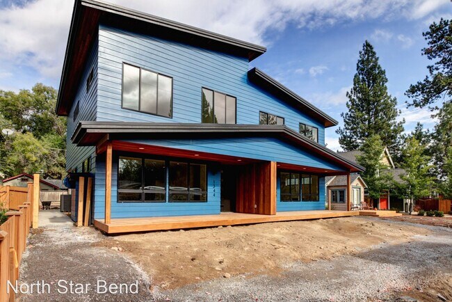 Foto del edificio - 3 br, 3 bath House - 1344 NW Milwaukee Ave