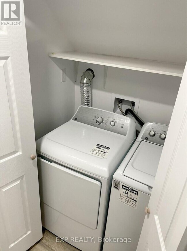 Building Photo - 79 Elmhurst St