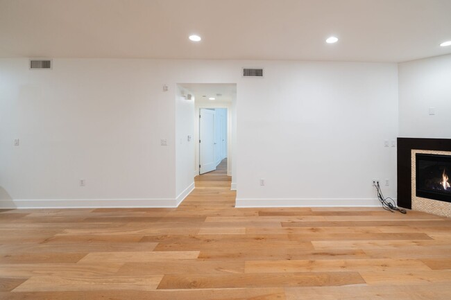 Building Photo - Stunning 3 Bedroom/ 3 Bathroom $5,900/mo.