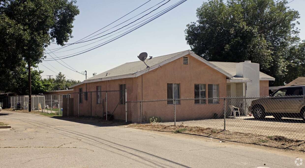 Building Photo - 185 W Merrill Ave