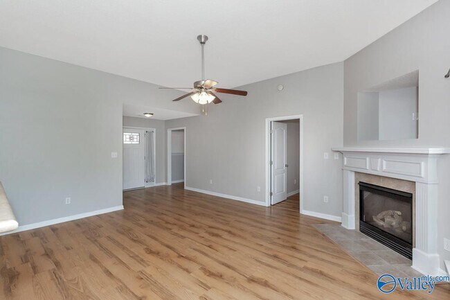 Building Photo - 2633 Slate Dr SW