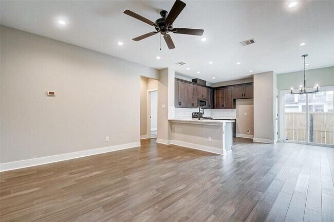 Foto del edificio - 16515 Oasis Mdw Ln