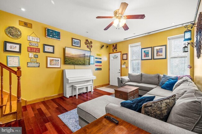 Building Photo - 1520 Dorrance St