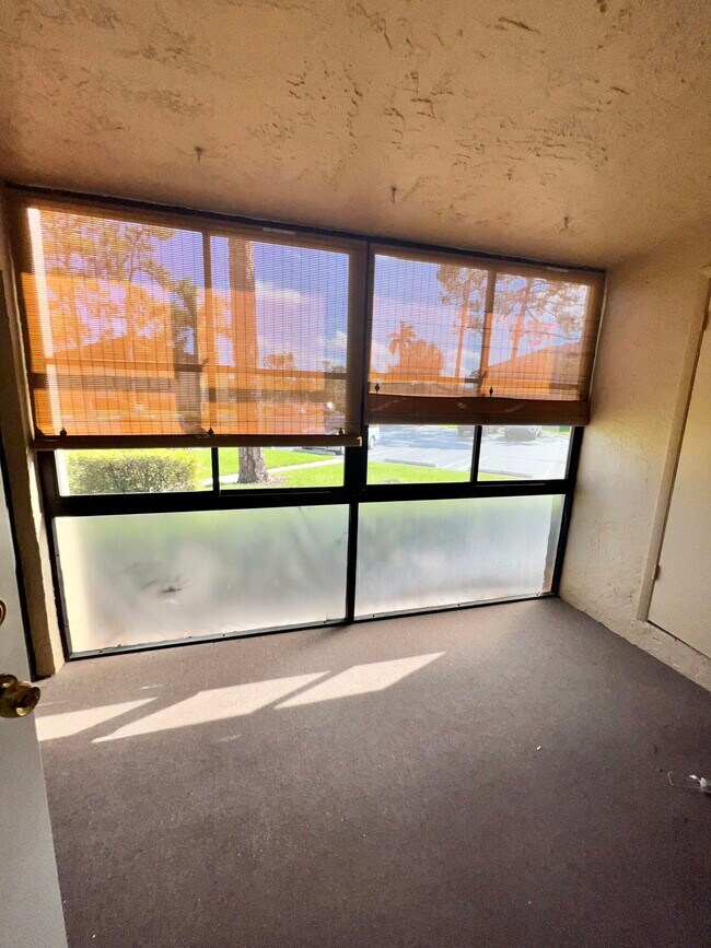 Foto del edificio - 231 Pine HOV Cir