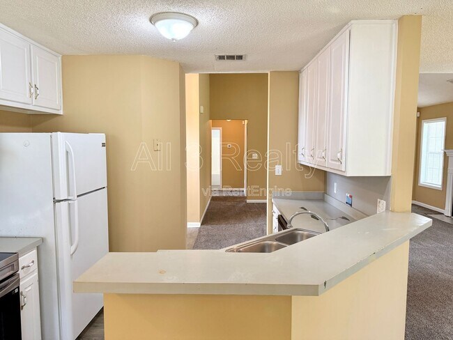 Foto del edificio - 545 Plantation Cove