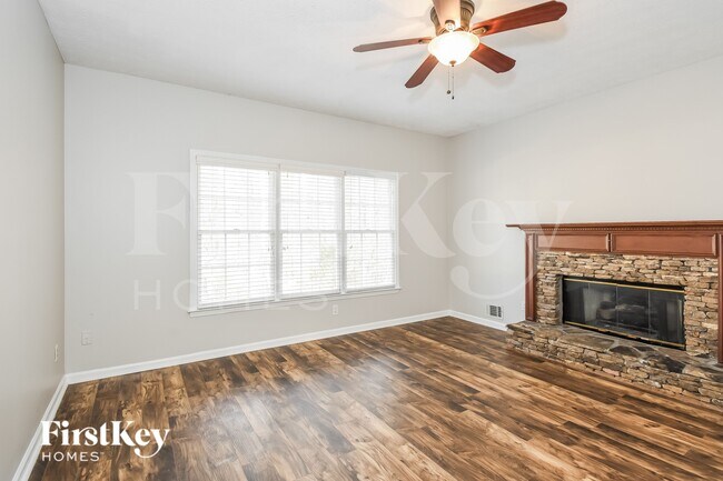 Foto del edificio - 7285 Wyngate Dr