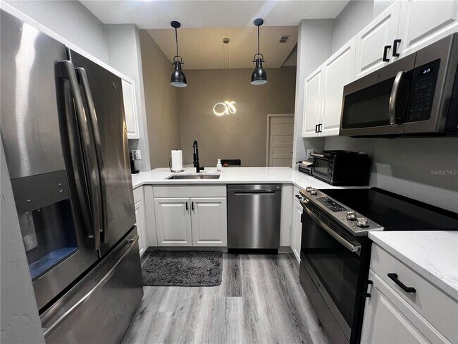 Building Photo - 250 SW 145th Dr