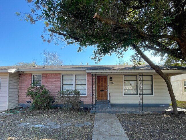 Foto del edificio - 3812 Pine Ave