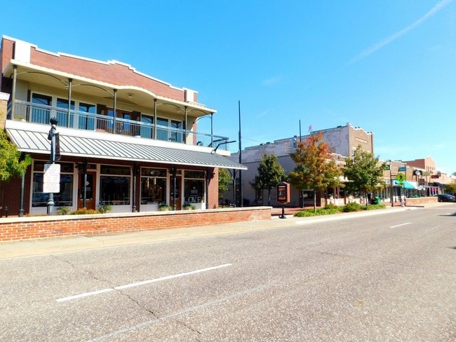 Building Photo - 140 W Main Street Commercial