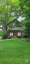Building Photo - 170 Meadowland Crescent