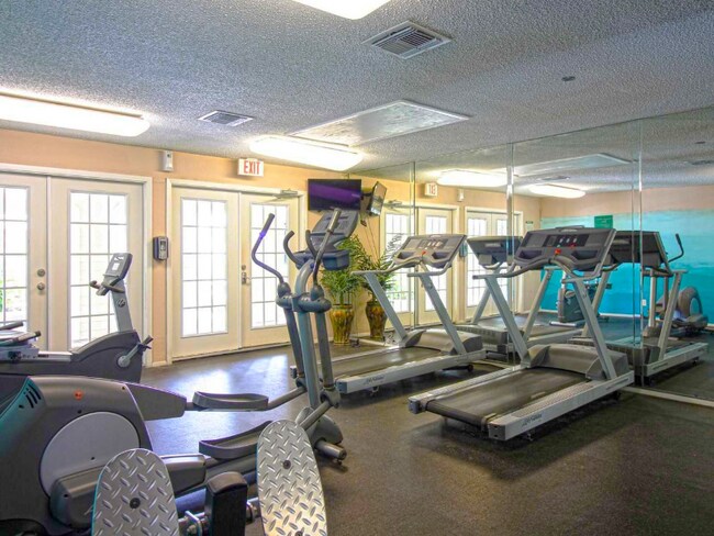 Foto del edificio - 6315 Central City Blvd
