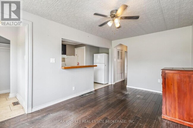 Building Photo - 487 Burbrook Pl