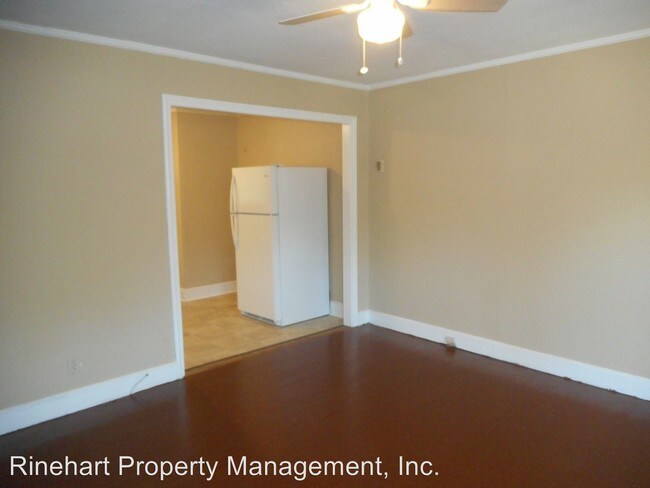 Building Photo - 2 br, 1 bath House - 1074 B Pecan Circle