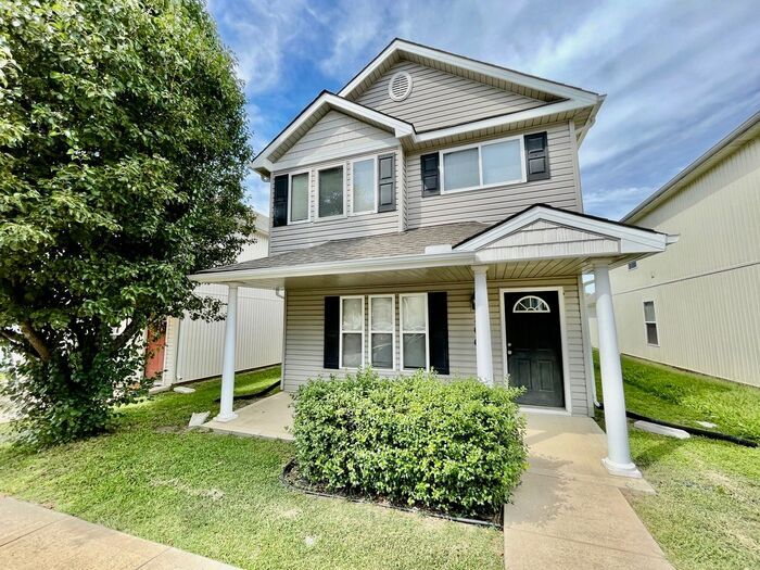 Spacious 3 Bedroom, 2.5 Bath Home in Grain... House Rental in Grain