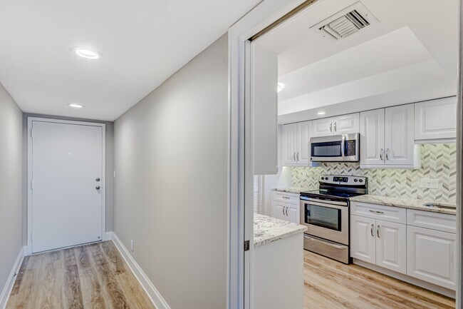 Building Photo - 1036 US-1