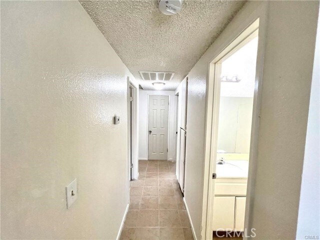 Foto del edificio - 16214 Juniper St