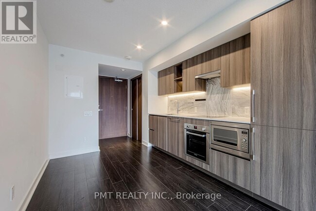 Photo du bâtiment - 19 Bathurst St