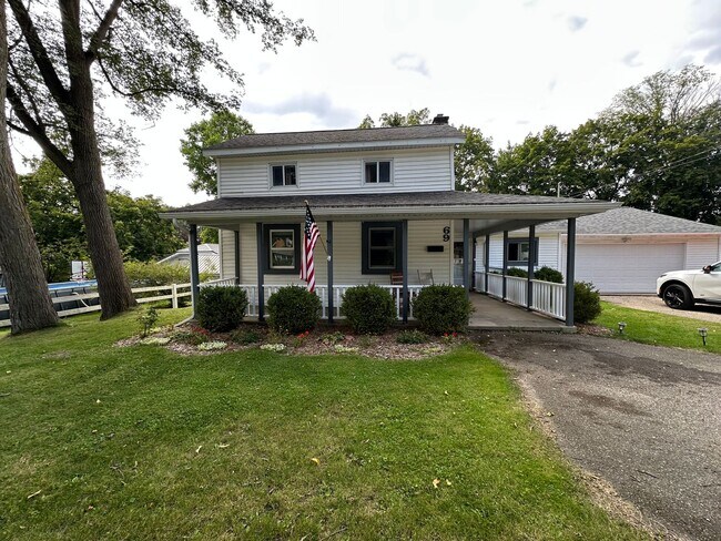 Foto del edificio - Rockford Schools! 3 Bedroom located Downtown