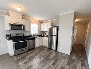 Building Photo - 2402 Catalpa St