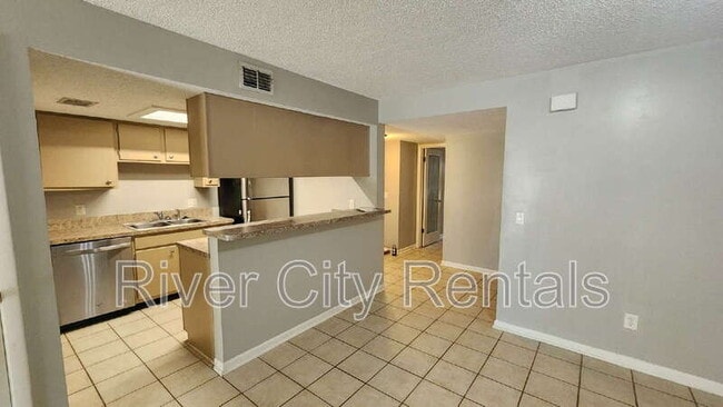 Foto del edificio - 5646 Greatpine Ln N