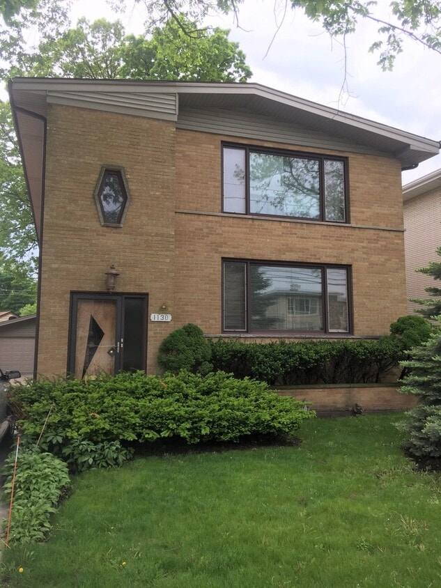 1130 N Northwest Hwy Unit 1, Park Ridge, IL 60068 Room for Rent in
