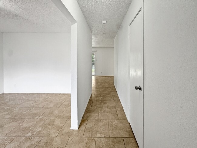 Building Photo - 7510 Old Spanish Trail