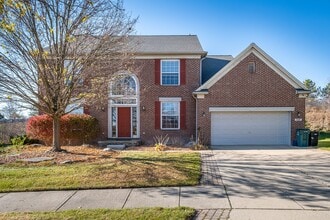 Building Photo - 466 Ivy Ln