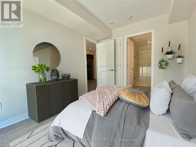 Photo du bâtiment - 2301 Danforth Ave