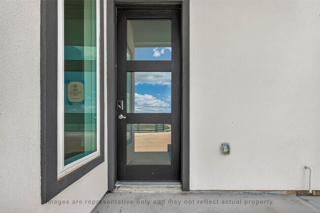 Foto del edificio - 10719 Mason Rd