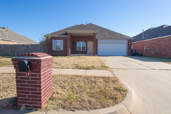 Foto del edificio - Beautiful 3 Bed 2 Bath Home in OKC!