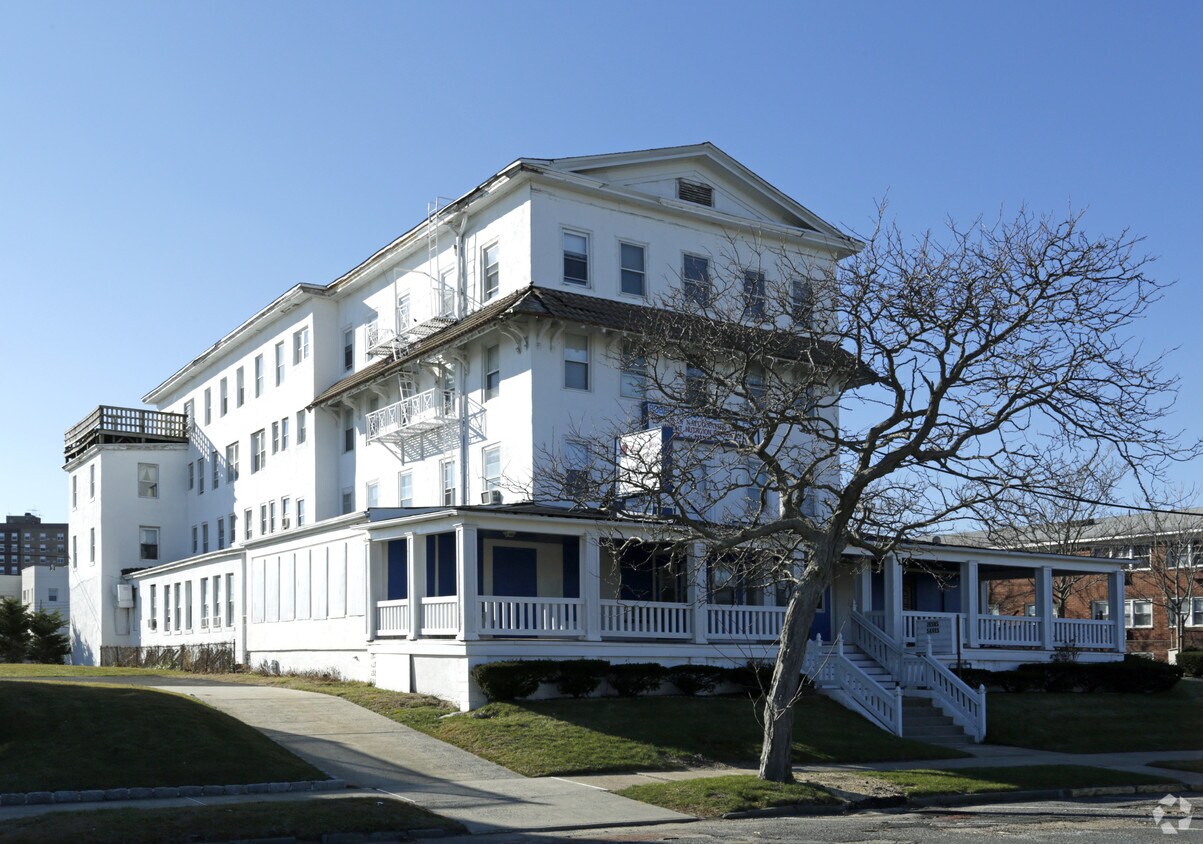 Foto principal - 208 3rd Ave