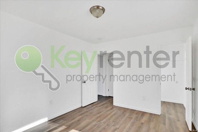 Foto del edificio - 2629 Alhambra Blvd