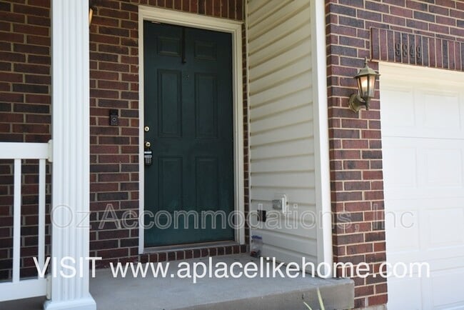 Building Photo - 9849 N Home Ave