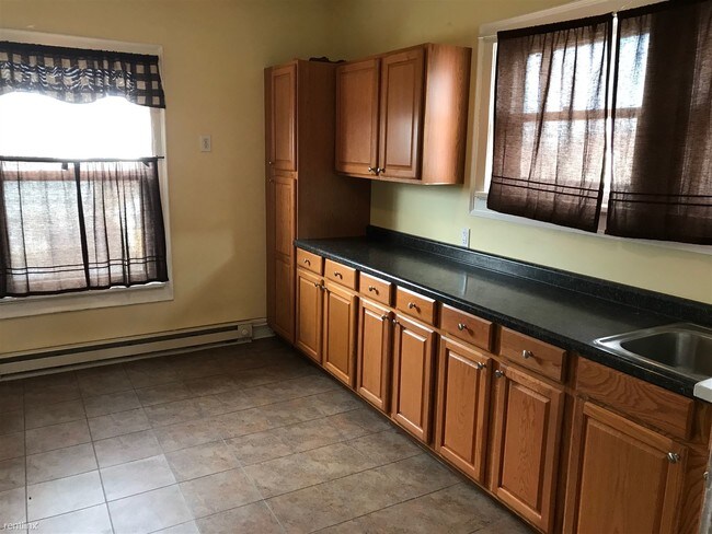 Foto del edificio - 1 br, 1 bath  - 280 Douglas Ave Unit 8