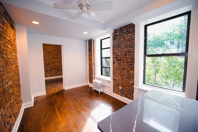 Building Photo - 432 E 13th St