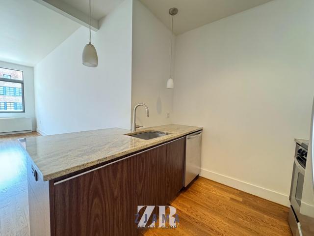 Foto del edificio - 1 bedroom in Brooklyn NY 11238