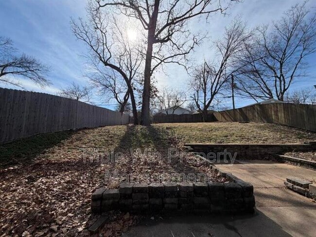 Foto del edificio - 8652 White Ave