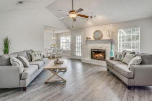 Building Photo - 9853 Creet Cir