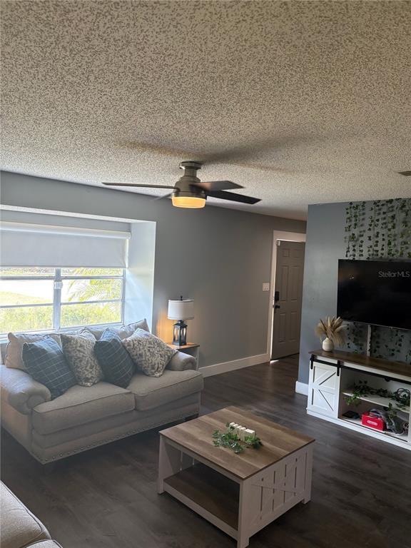 Foto del edificio - 1182 Quintuplet Dr