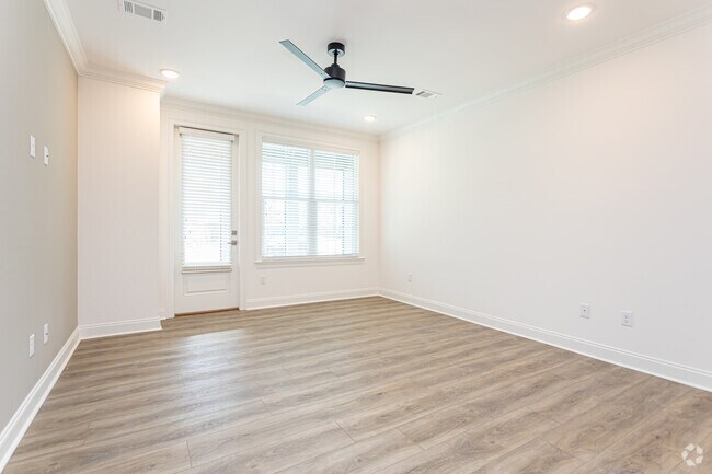 3BR, 2BA - 1,500SF - Residences at 393 North Apartments