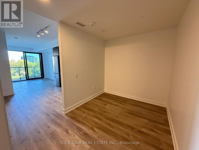 Building Photo - 3009 Novar Rd