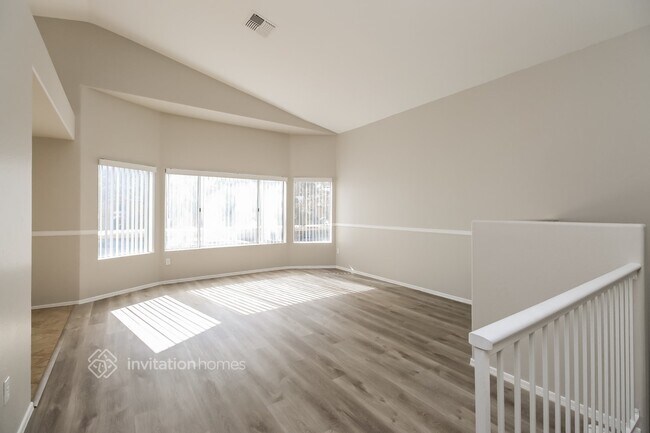 Foto del edificio - 4645 E Towne Ln