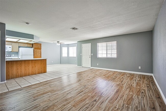 Building Photo - 8410 Eldora Ave