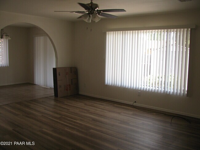 Building Photo - 3437 N Dale Dr