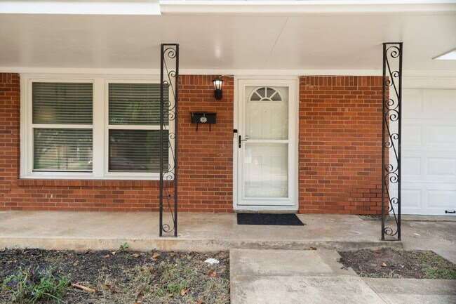 Foto del edificio - 6418 Onyx Dr N