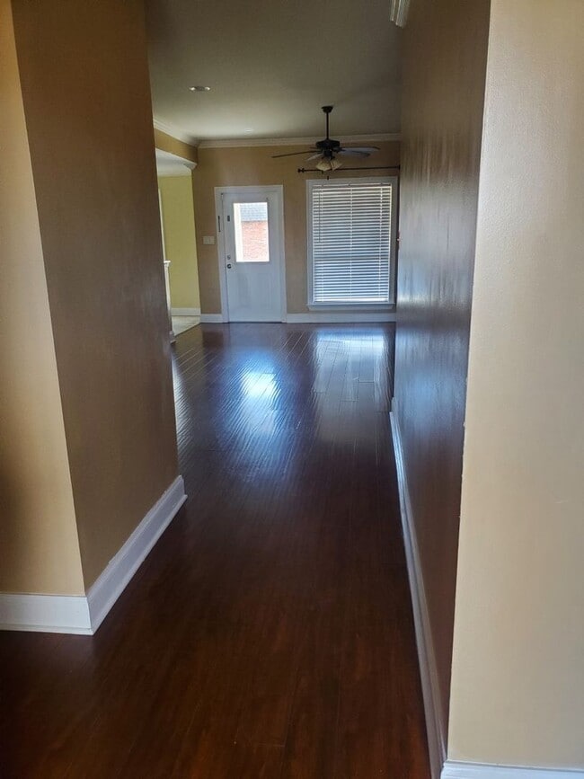Building Photo - Gorgeous 3 bedroom 2 bathroom brick home