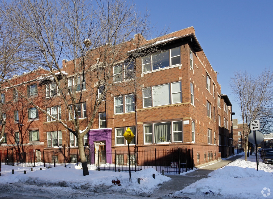 Building Photo - 900 W Sunnyside Ave